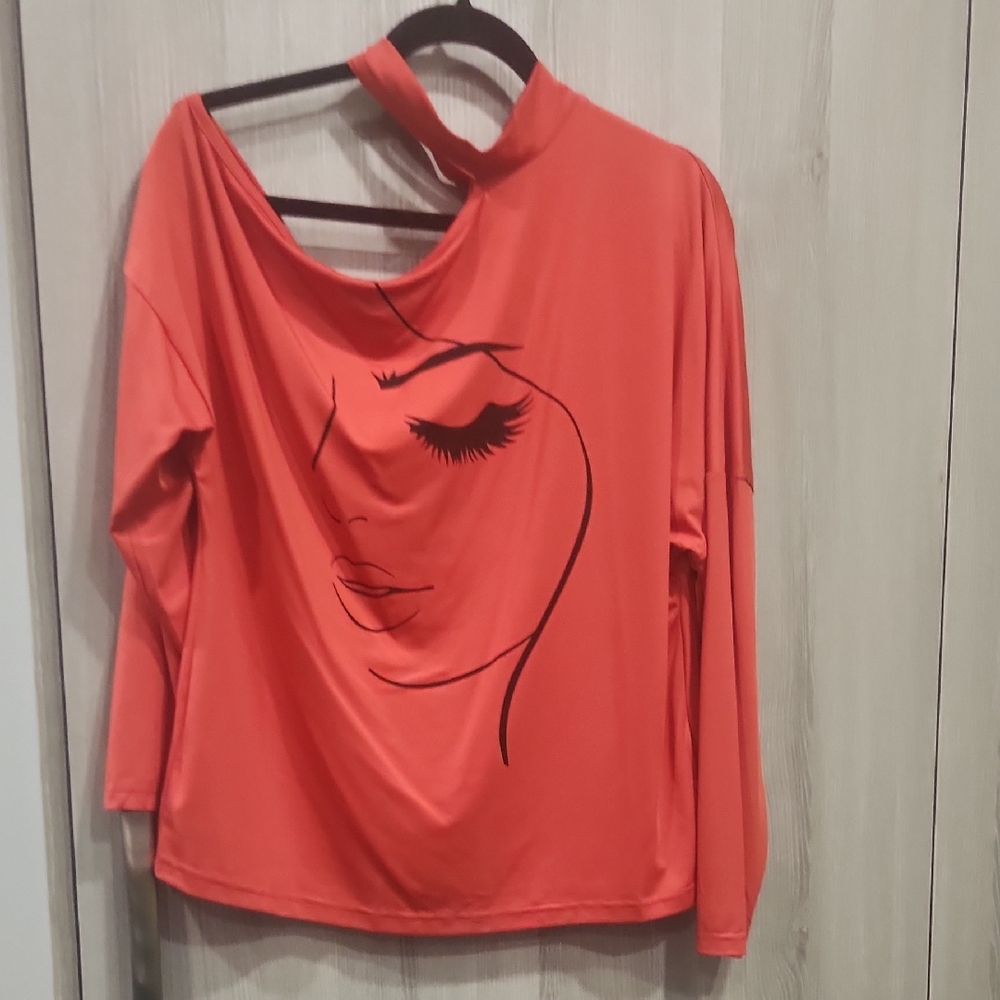 Chic Red Graphic Women's Top